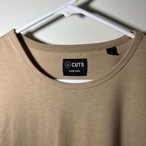 Cuts Curve-Hem Tee
